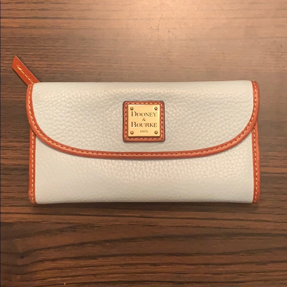 Dooney and Bourke wallet